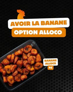 Des tranches de banane frite appétissantes présentées dans un contenant, option Allococo à 4€.